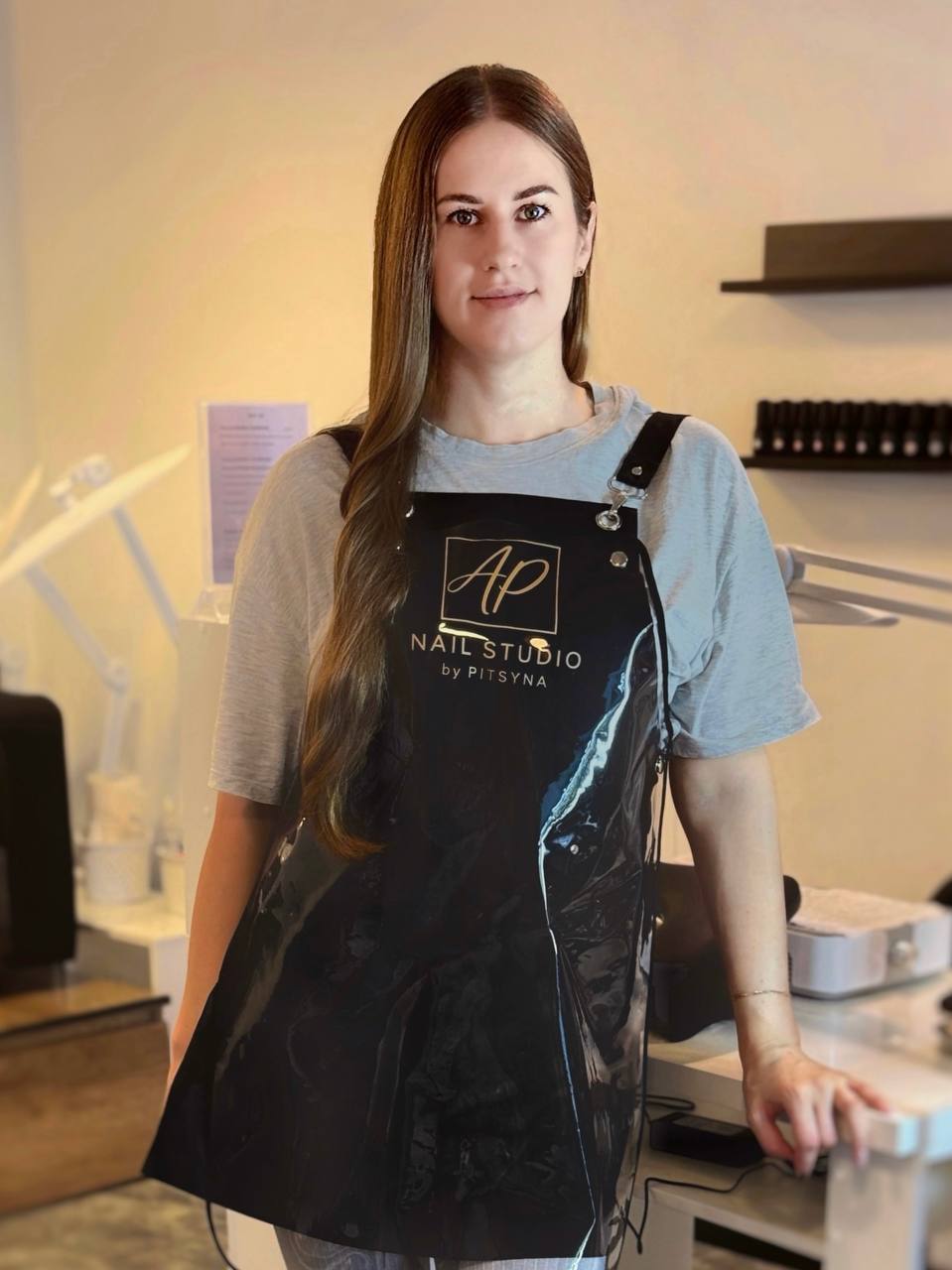 Марʼяна — майстер манікюру та педикюру